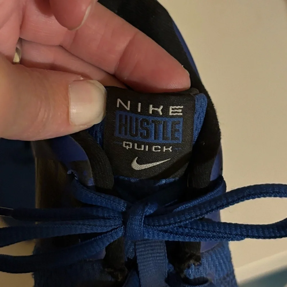 Nike Low Top Hustle Quick Basketball Shoes Blue Sz 13